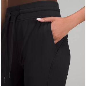 Black || Lululemon Rulu High~rise joggers || worn a couple of times, no damage.